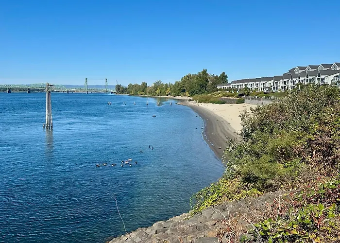 River Views 3Bd 2Ba Luxury Condo Along Columbia Waterfront Renaissance Trail